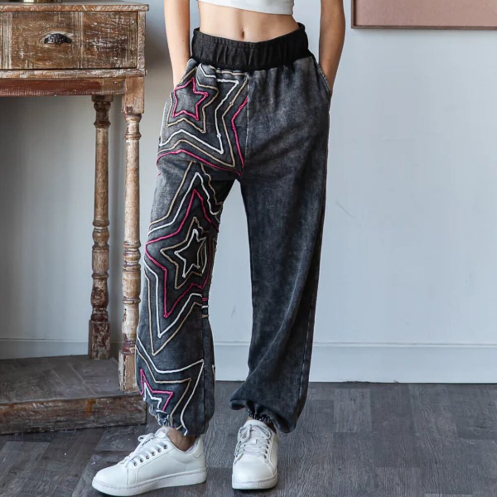 Oli & Hali Washed Star Applique Jogger Pants Size Medium - Picture 4 of 5